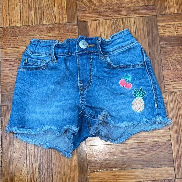OshKosh  Stretch Denim Short- Yucatán Wash - Picture 3 of 4